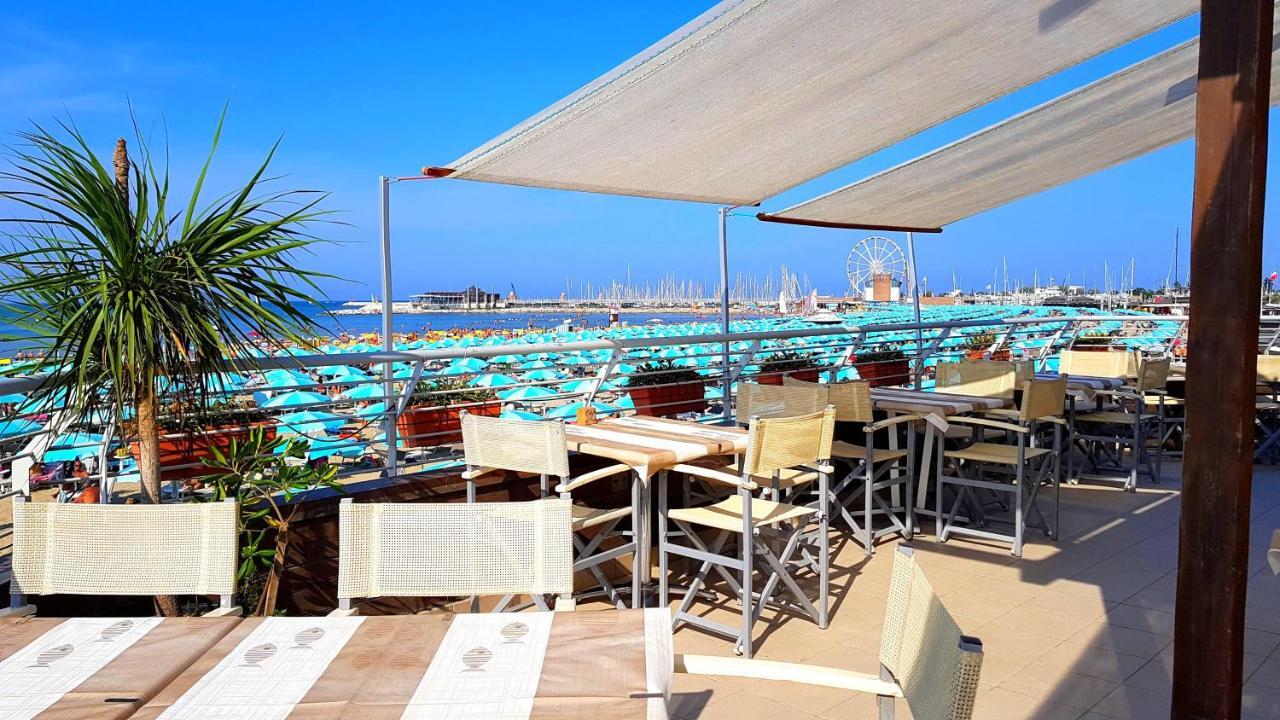 Hotel Paloma Beach Front Chiringuitos Time Rimini Buitenkant foto