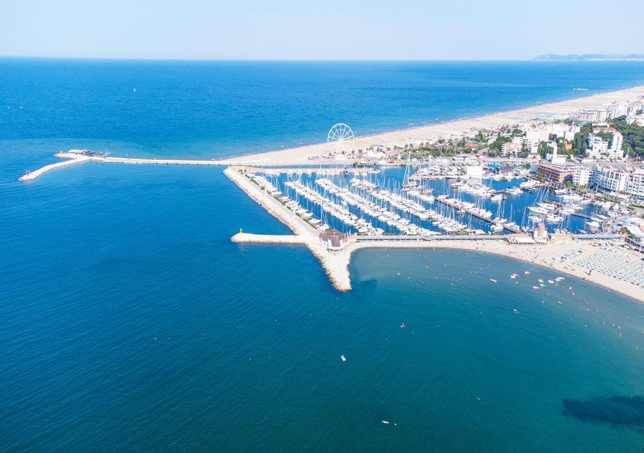 Hotel Paloma Beach Front Chiringuitos Time Rimini Buitenkant foto