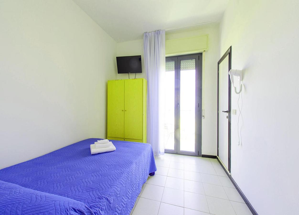 Hotel Paloma Beach Front Chiringuitos Time Rimini Buitenkant foto