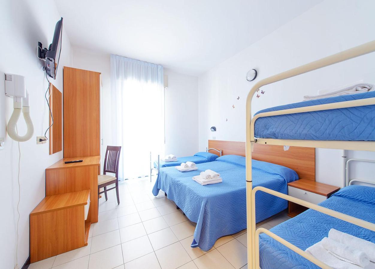 Hotel Paloma Beach Front Chiringuitos Time Rimini Buitenkant foto