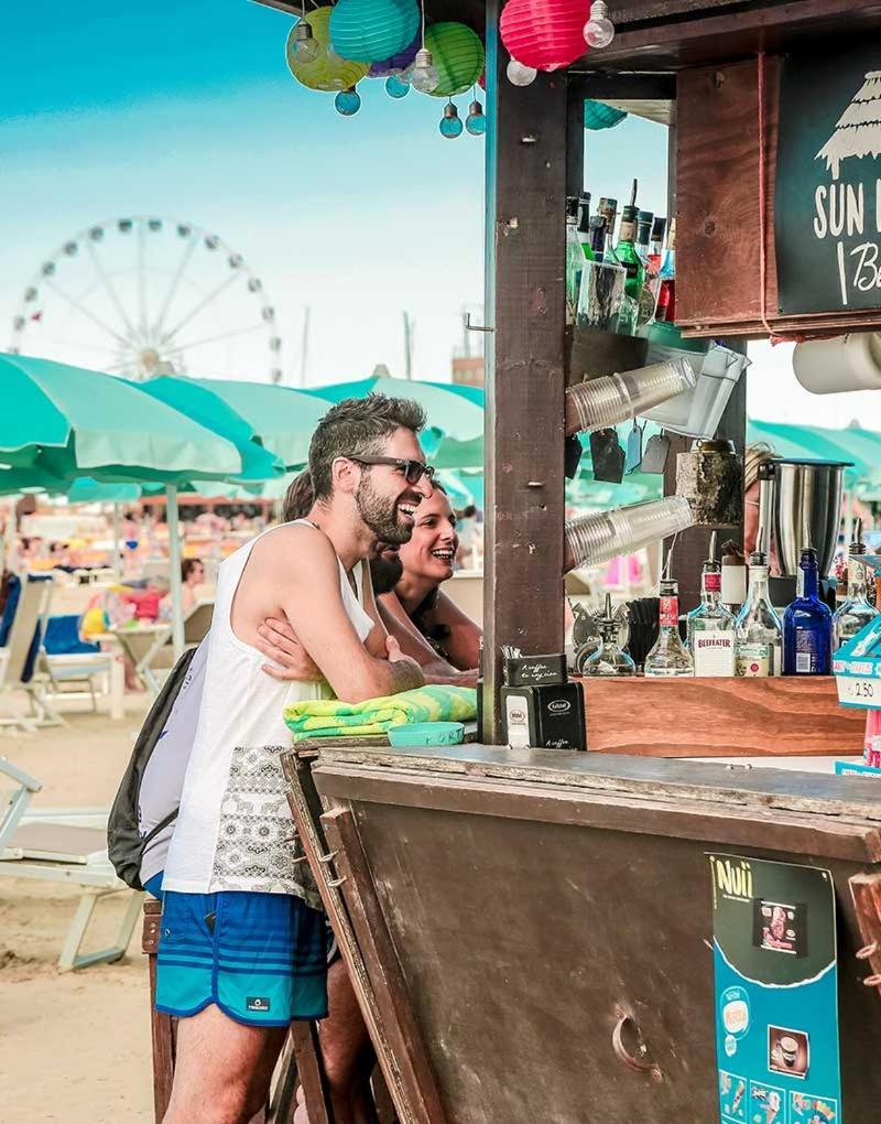 Hotel Paloma Beach Front Chiringuitos Time Rimini Buitenkant foto